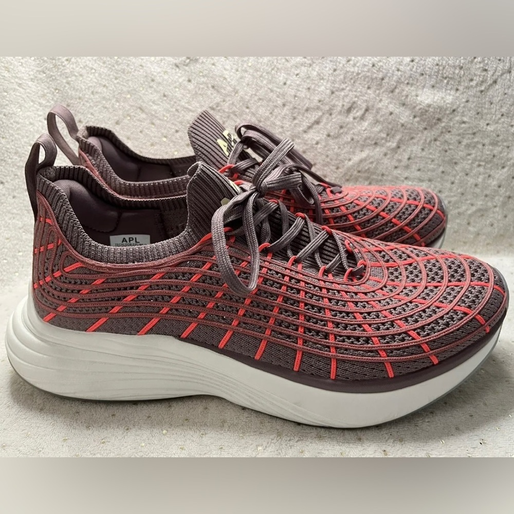 Women’s 11 APL TechLoom Zipline Sneaker